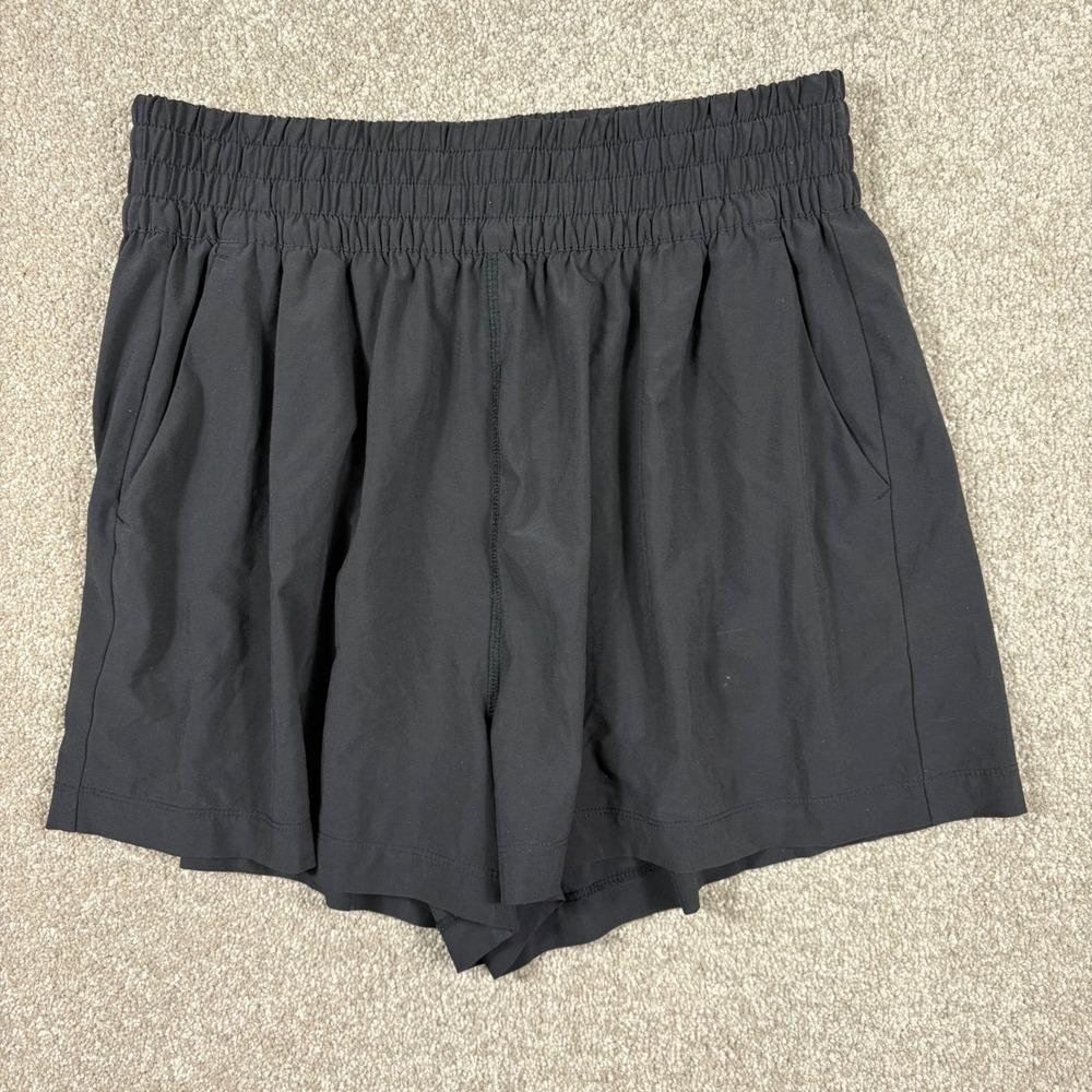 Vuori Dash Shorts Black Smocked Waist Athletic Running VW3015 Medium
